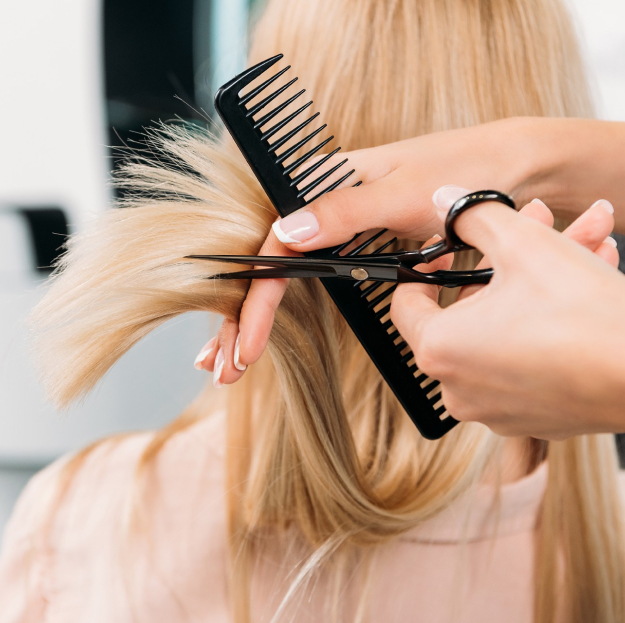 Techniques de coupes de cheveux au ciseau, piquetage, rasoir à Ermont, proche d'Enghien les Bains, Val d'Oise (95)